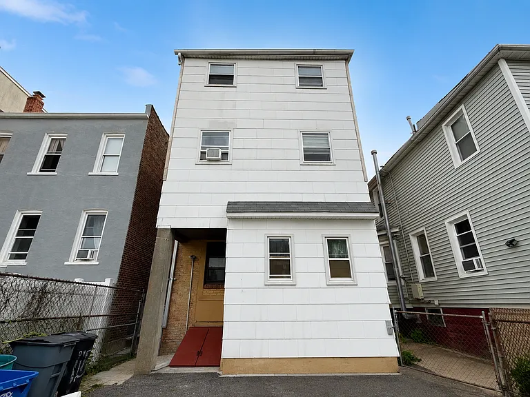 115 Columbus Pl #3 — Photo 16