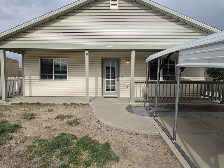 443 Pear Ln — Photo 1