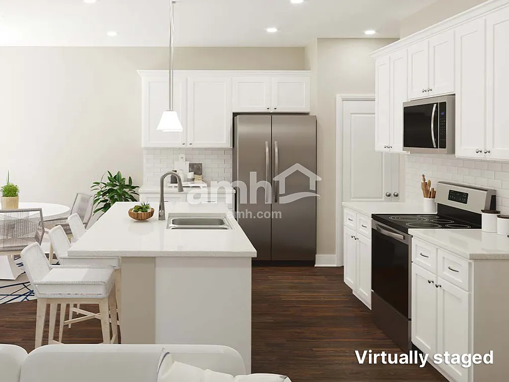 4 bed, 2.5 bath, 2169 sqft, $2,225 — Photo 4