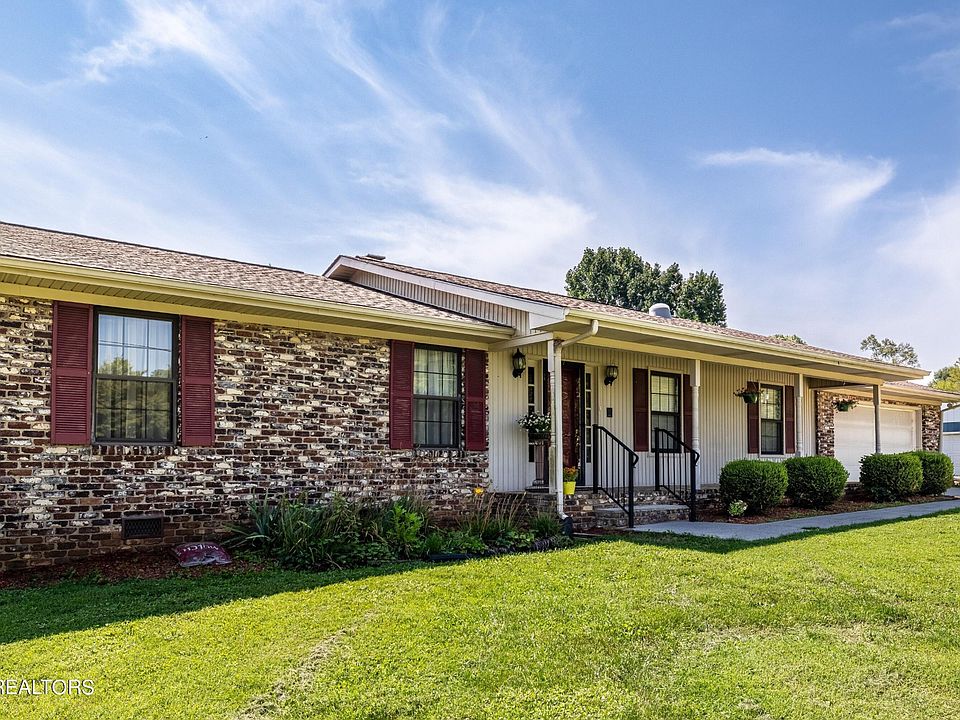 1st image of 1025 Oxford Hills Dr
