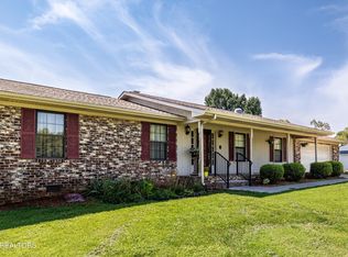 1025 Oxford Hills Dr, Maryville, TN 37803