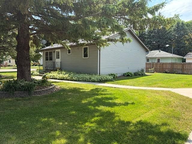 1st image of 600 E Elm Ave