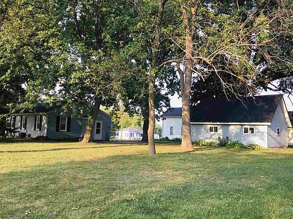 5th image of 108 Railroad St