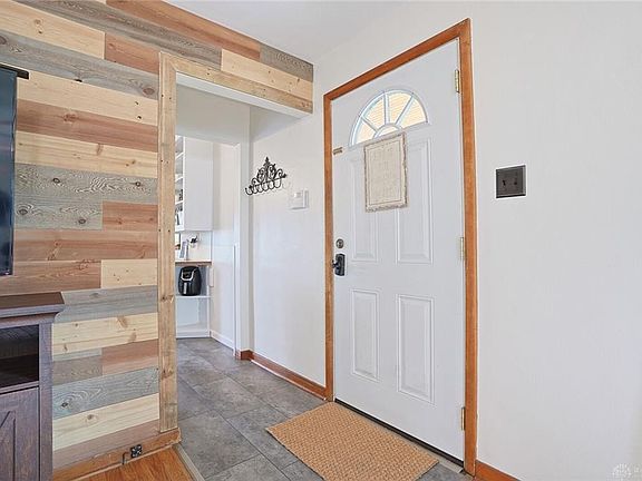 2nd image of 3922 Fieldcrest Dr