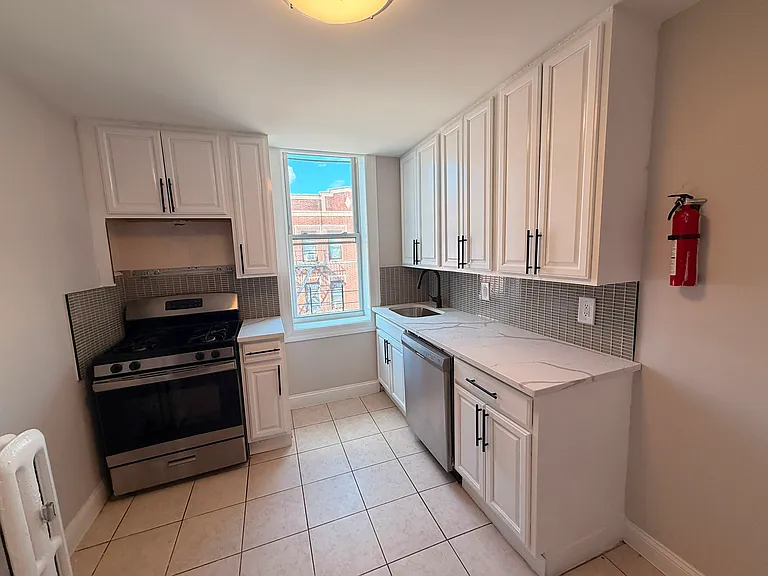 403 53rd St #22R — Photo 2