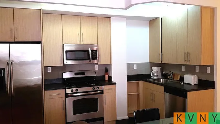 Rented by KVNY Soho | media 43