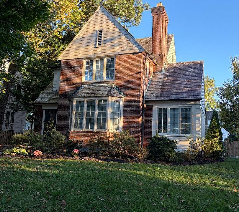 1st image of 325 Broxton Rd