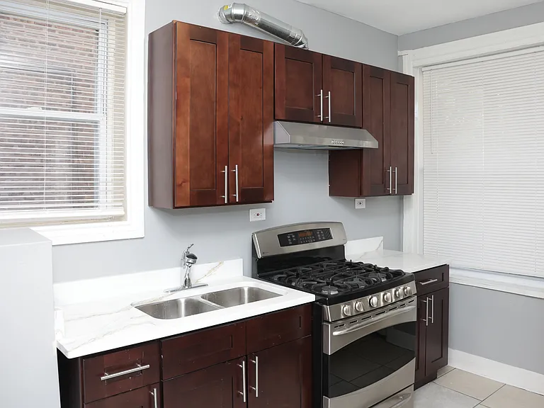 738 E Marquette Rd #1 — Photo 9