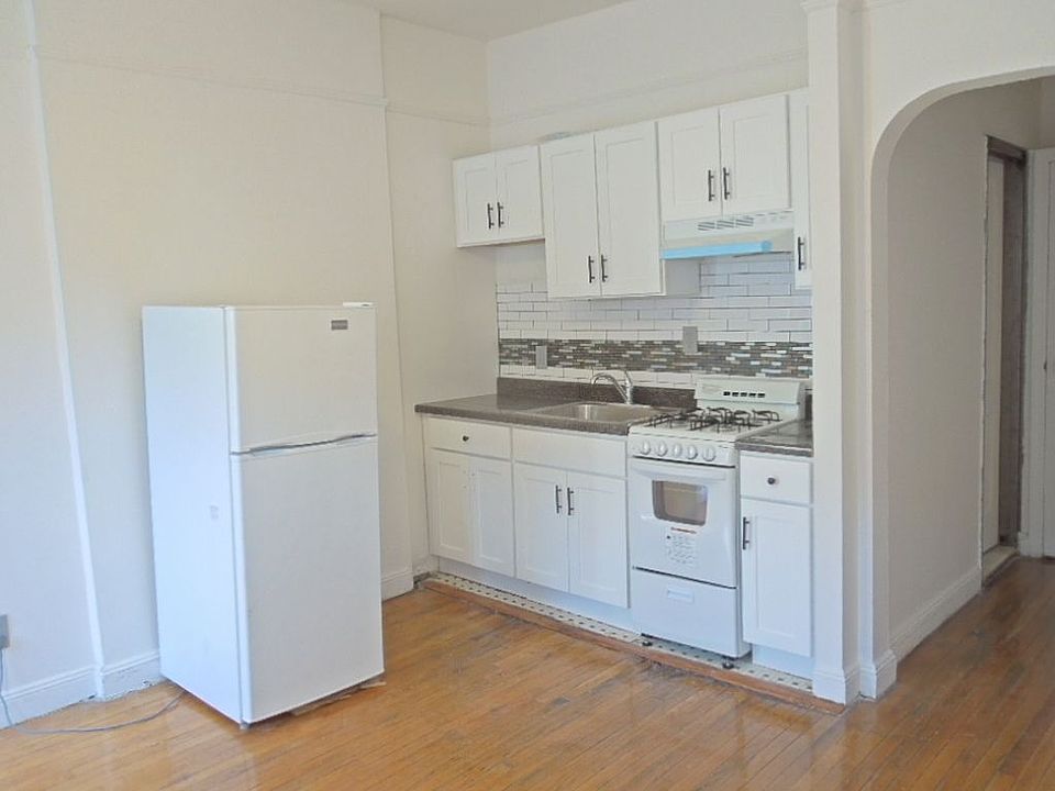 1st image of 469 Saint Johns Pl #3R