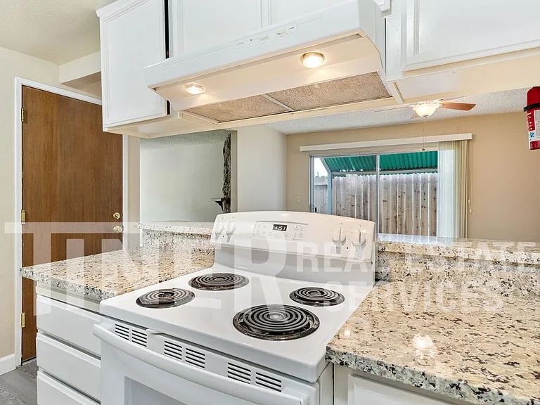 5012 Sunshine Ln — Photo 15