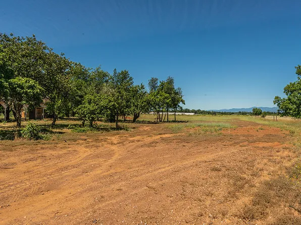 6716 Meadowlark Ln, Anderson, CA 96007