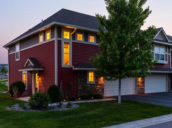 9876 5th Street Ln N, Lake Elmo, MN 55042