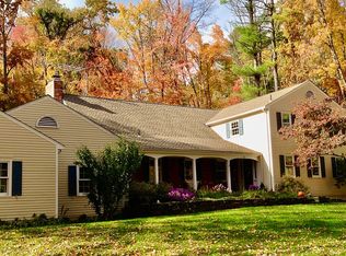 32 Beldenwood Rd, Simsbury, CT 06070