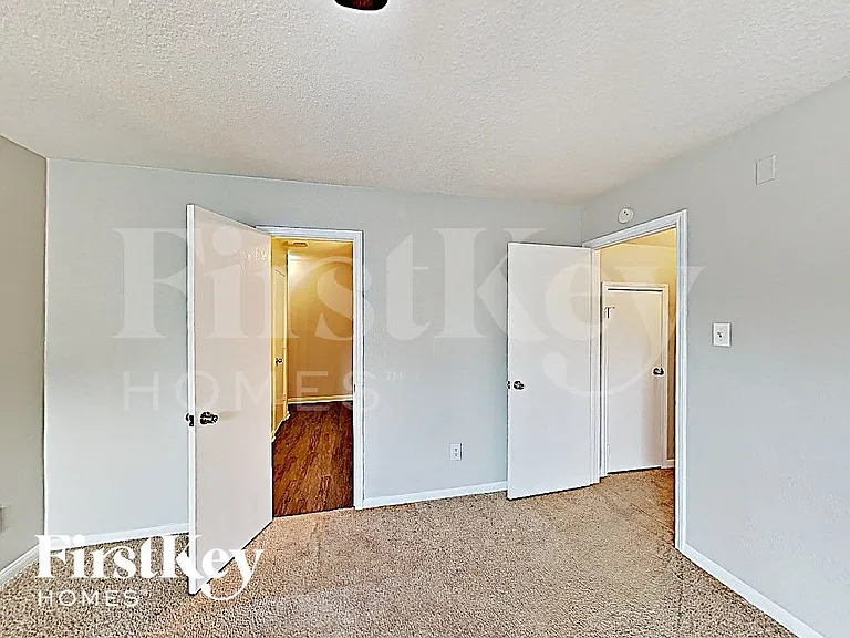 1438 Rocky Glen Ln — Photo 8