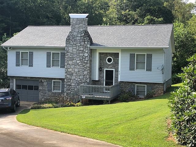 1st image of 428 Cloverdale Ln