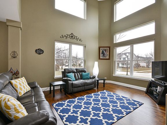 3rd image of 2929 Davenport Dr