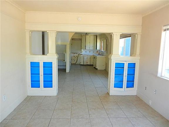 3rd image of 3557 Fairmount Ave