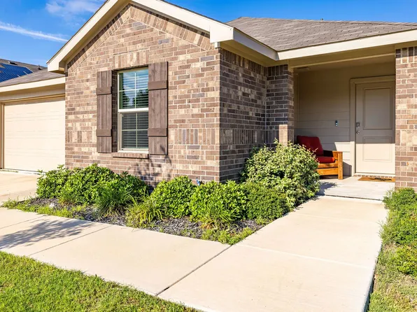204 Asheville St, Azle, TX 76020