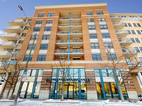 511 W Division St APT 308, Chicago, IL 60610