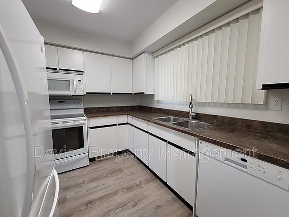 4th image of 4610 17th Ave NW #54