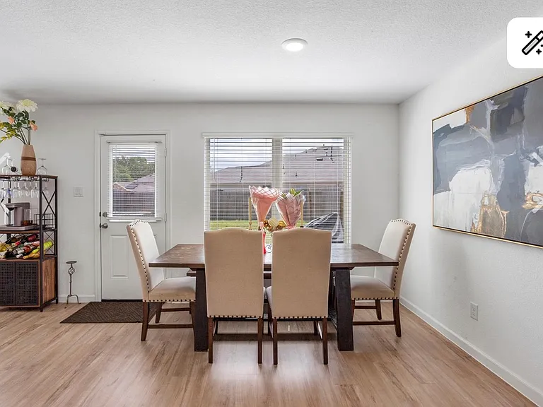 21034 Longeni Dr — Photo 2