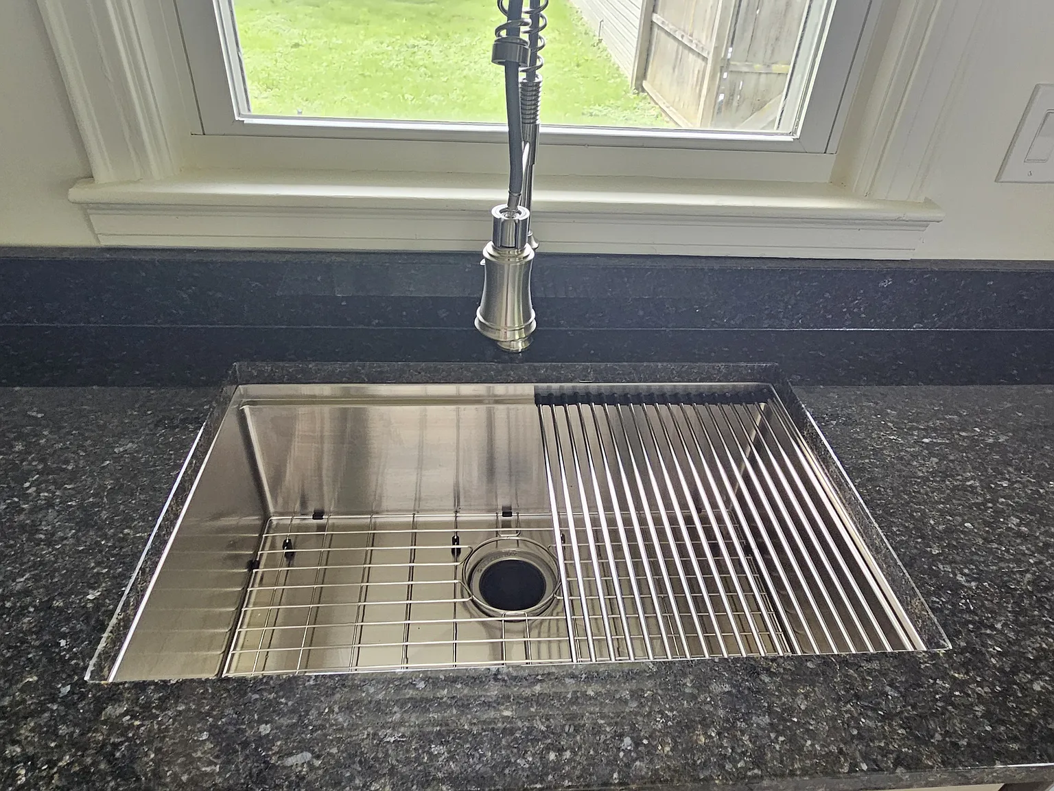 3 bed, 1232 sqft, $1,800 — Photo 3