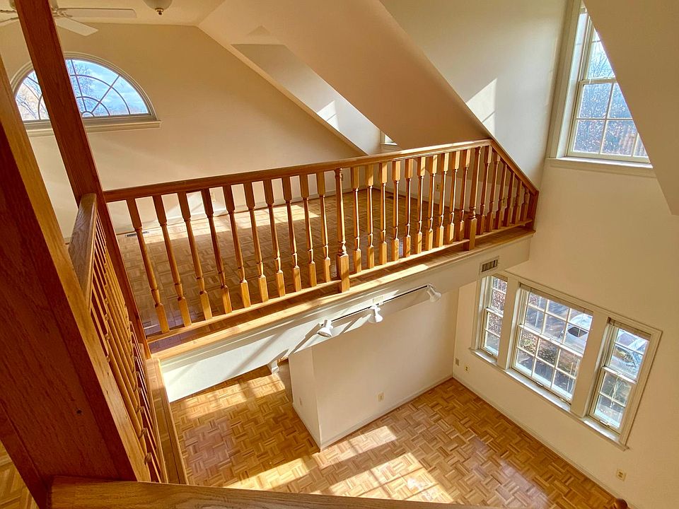 1st image of 907 Church St #6