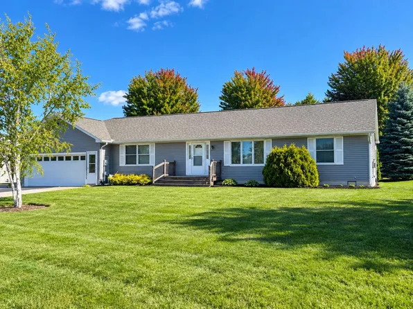 79 Williams St, Saint Ignace, MI 49781