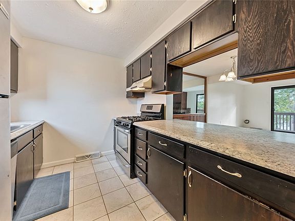 5th image of 637 Sunset Cir