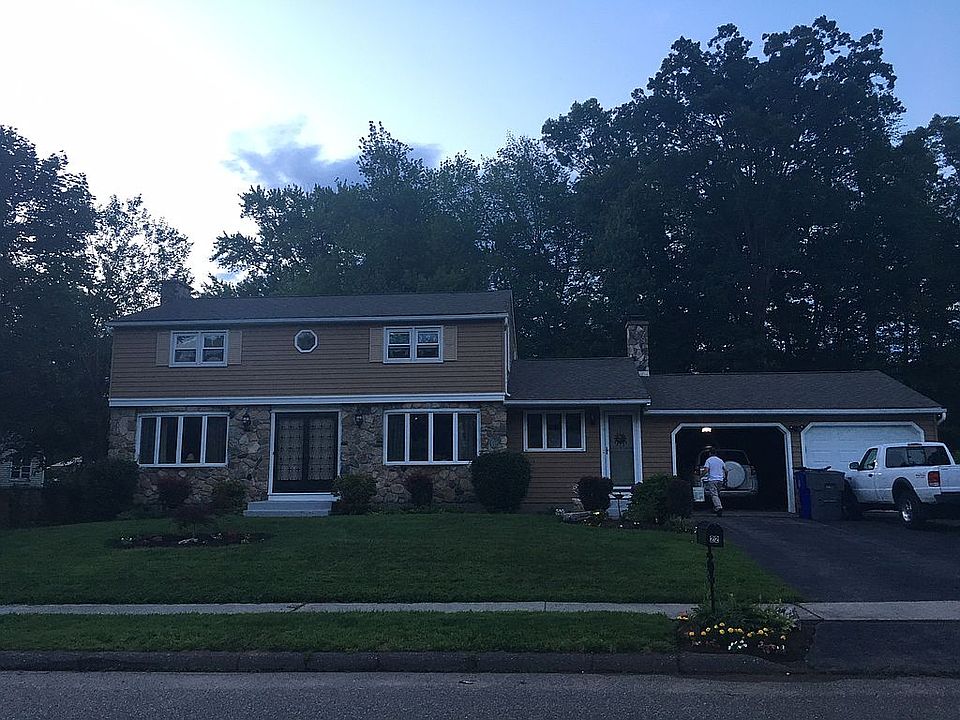 1st image of 22 Rockland Dr