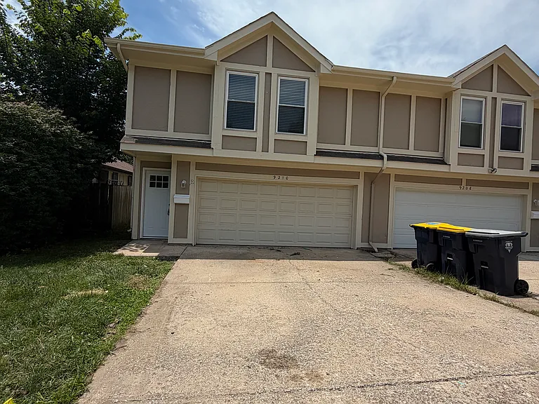 9210 Central St — Photo 1