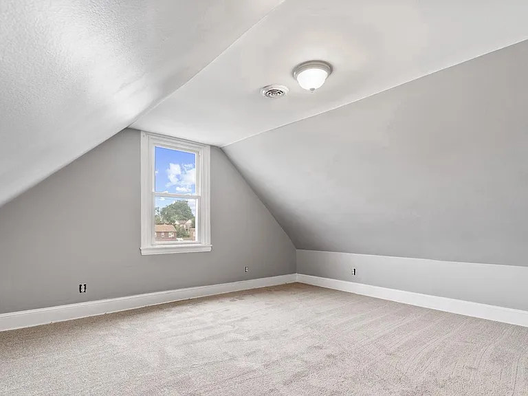 203 E Springfield Rd #17 — Photo 16