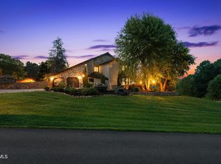 2521 Beechwood Dr, Elizabethton, TN 37643