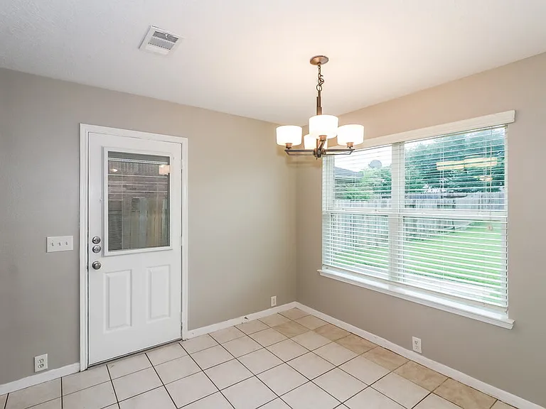 19119 Royal Isle Dr — Photo 7