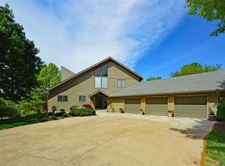 7405 SW Fountaindale Rd, Topeka, KS 66614
