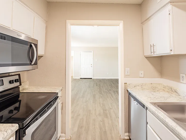 2728 N Buckner Blvd — Photo 12