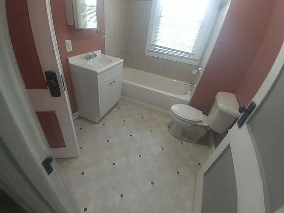 5th image of 1839 N Dexter St