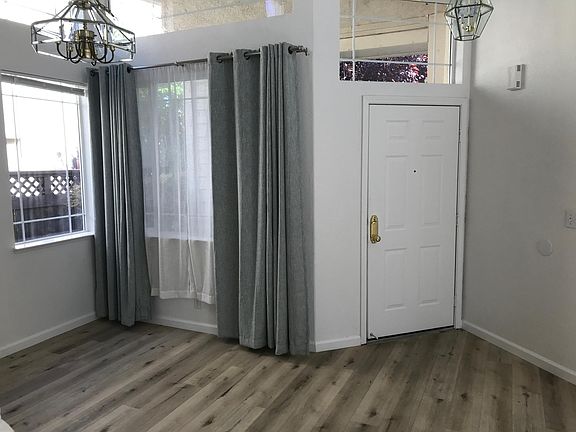 5th image of 592 Edenderry Dr