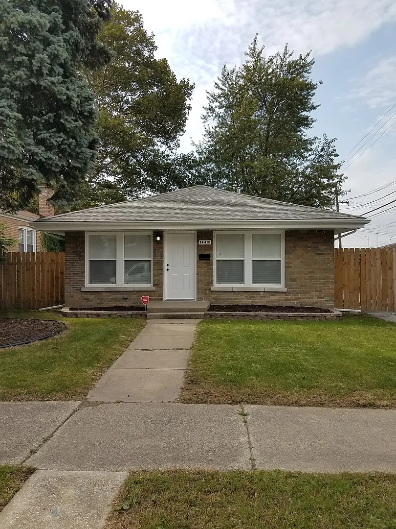 14410 S Clark St photo 1
