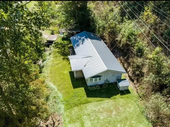 22251 State Highway 194 E, Fedscreek, KY 41524