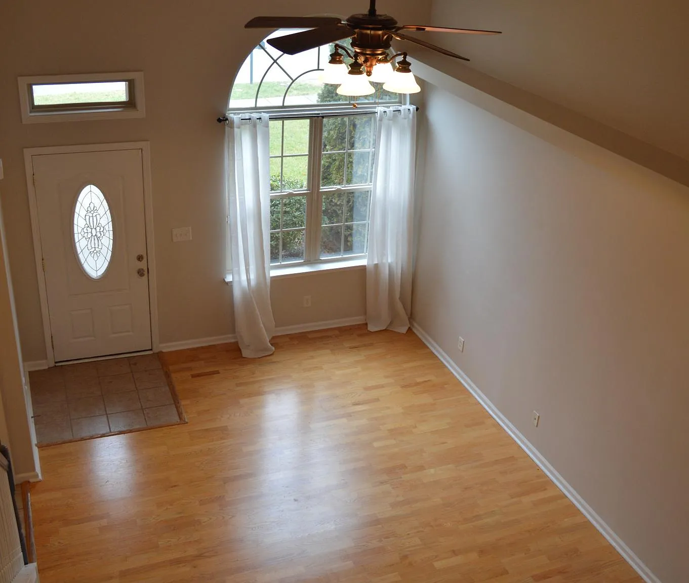 3221 Sweet Clover Ln — Photo 3