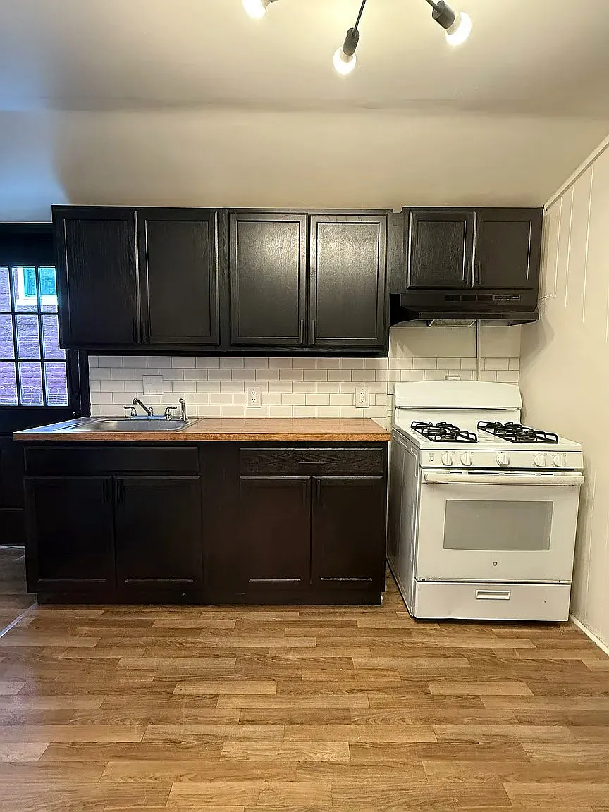 408 Lafayette St — Photo 3