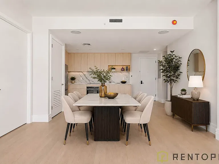 960 Franklin Ave #267 — Photo 3