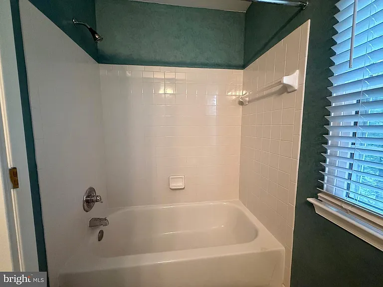 8 Diamond Hill Ct — Photo 18