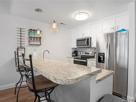 2nd image of 116 Regatta Bay Cir #4D