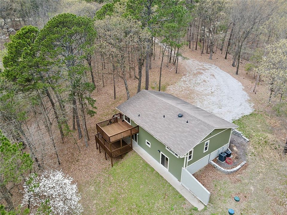 1st image of 144 Dogwood Cir