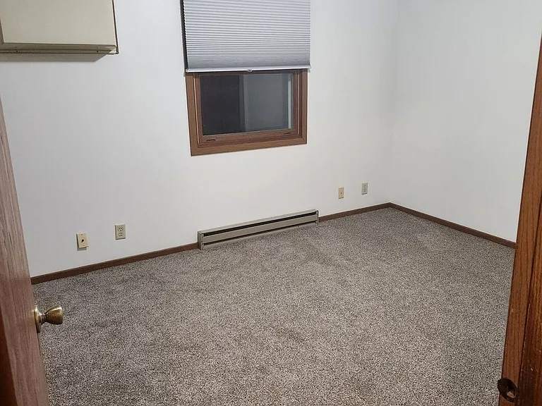 2502 Sessions St — Photo 13