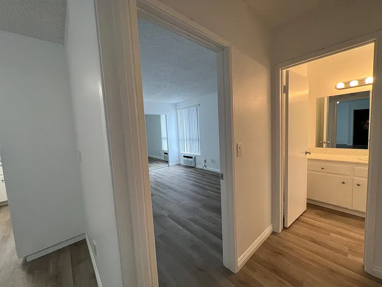Beachwood Village Apartments — Photo 113