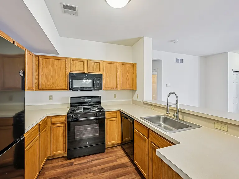 Spring Creek Apartments — Photo 131