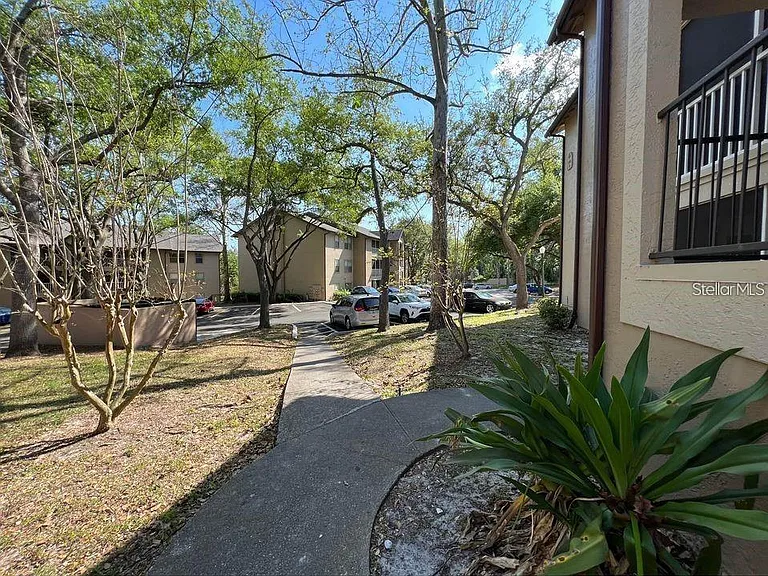 976 Leeward Pl #103 — Photo 2